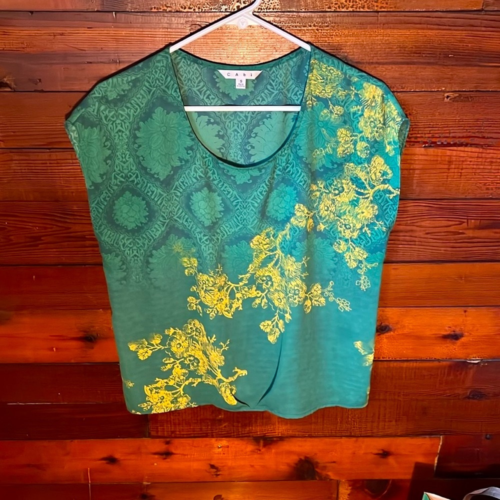 Cabi top